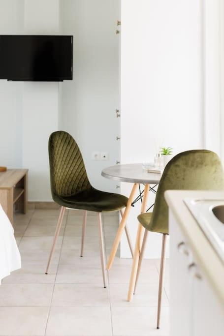 Adorable Sunny Studio With Private Balcony I アテネ エクステリア 写真